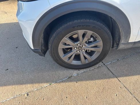 Used 2021 Ford Explorer XLT w/ Equipment Group 202A AWD/4WD image 4