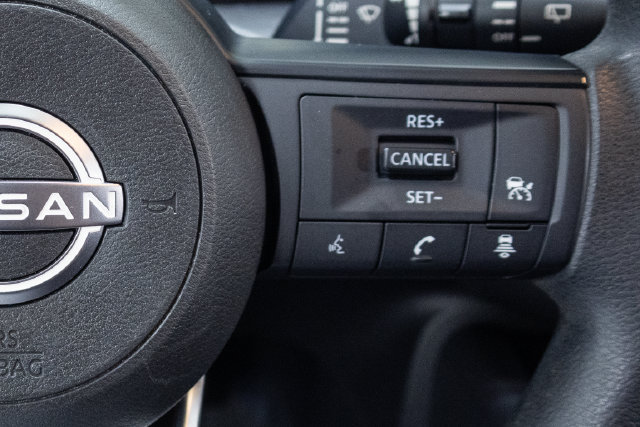 Used 2025 Nissan Kicks S FWD image 15