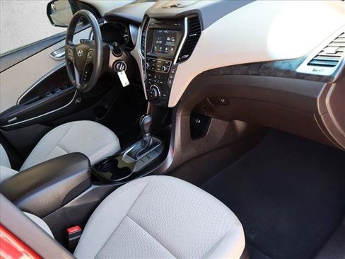 Used 2018 Hyundai Santa Fe SE FWD image 25