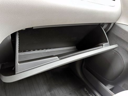 Used 2020 Toyota Sienna LE FWD image 27
