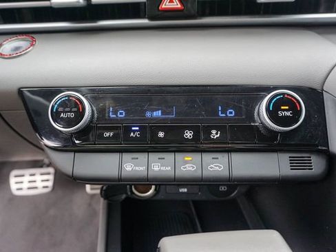 Used 2025 Hyundai Elantra Sport FWD image 16