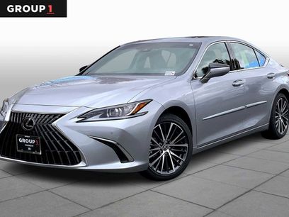 New 2025 Lexus ES 350 w/ Premium Package