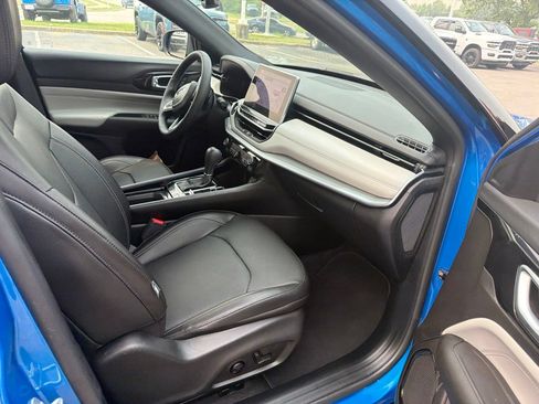 Used 2025 Jeep Compass Limited w/ Elite Group AWD/4WD image 15