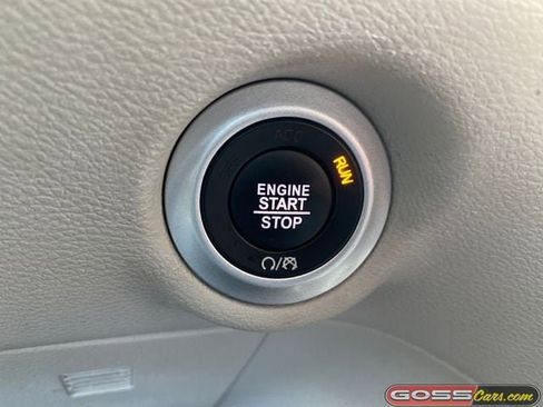 Certified 2024 Chrysler Pacifica Touring-L image 9