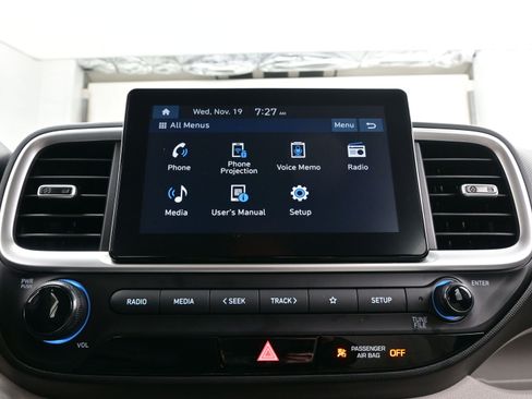 Certified 2025 Hyundai Venue SEL image 19