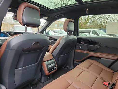 New 2026 Lincoln Nautilus Reserve image 15