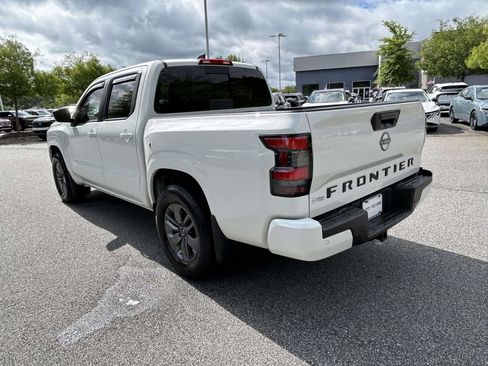 Used 2025 Nissan Frontier SV w/ SV Convenience Package RWD image 3