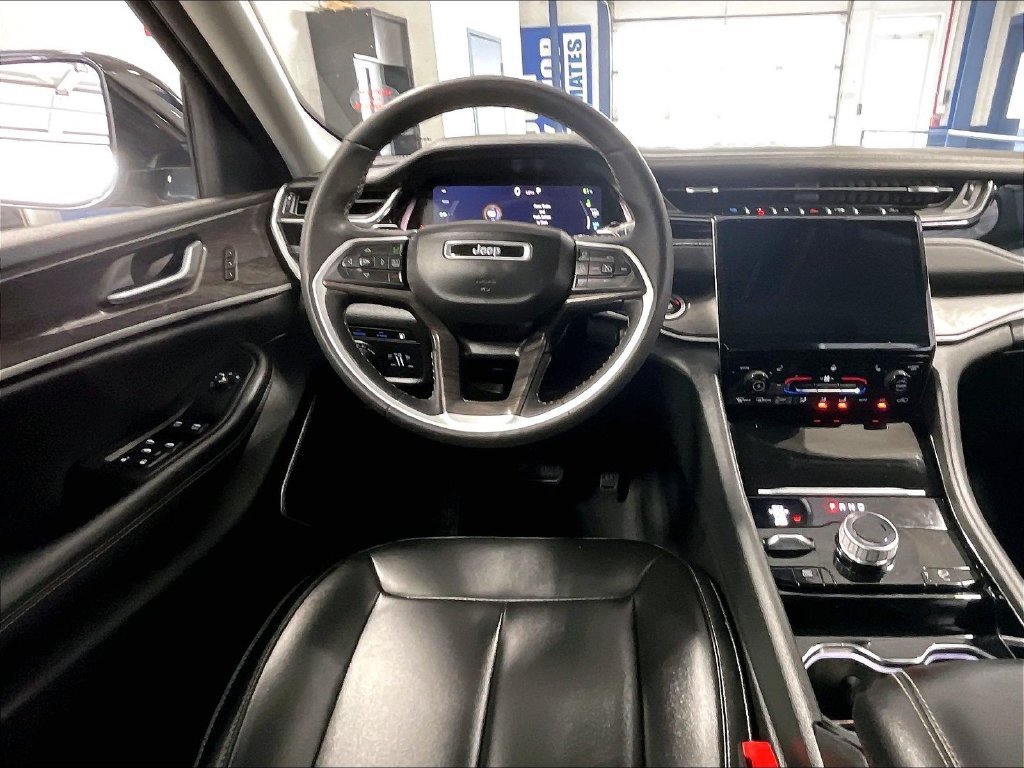 Used 2023 Jeep Grand Cherokee 4WD 4xe image 17