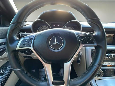 Used 2013 Mercedes-Benz SLK 250 image 12
