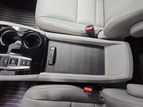 Used 2021 Honda Pilot Touring image 24
