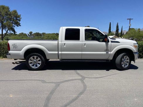 Used 2011 Ford F250 Lariat w/ Lariat Interior Pkg image 5