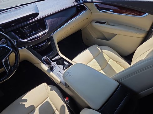 Used 2019 Cadillac XT5 Luxury FWD image 12