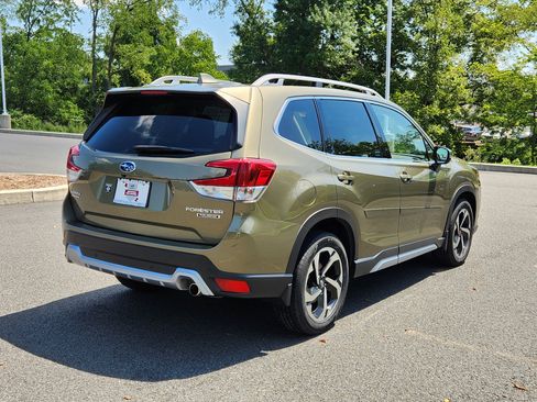 Certified 2023 Subaru Forester Touring AWD/4WD image 4