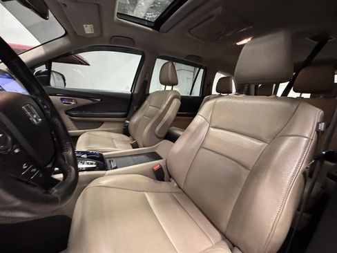 Used 2017 Honda Pilot Touring image 22