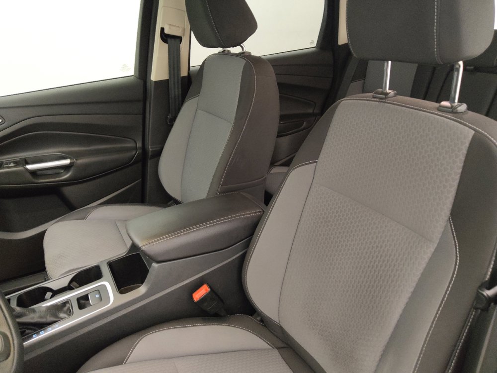 Used 2017 Ford Escape SE w/ Equipment Group 201A FWD image 17