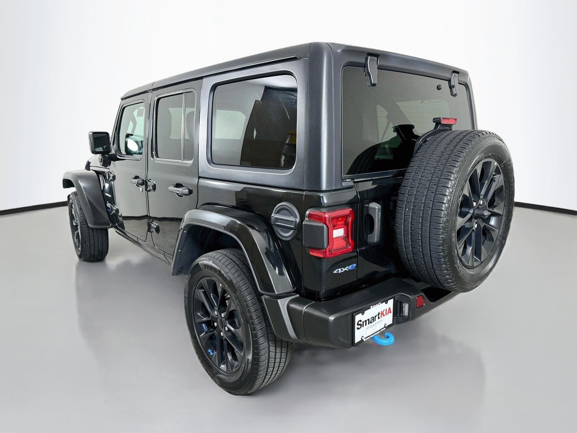 Used 2023 Jeep Wrangler Unlimited Sahara AWD/4WD image 5