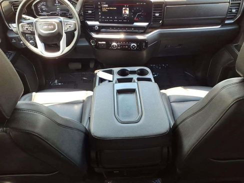Used 2025 GMC Sierra 1500 SLT RWD image 8