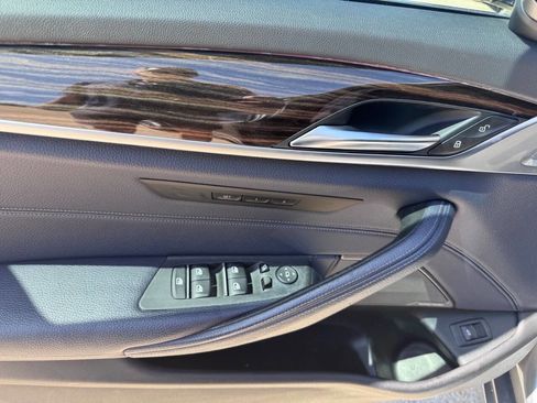 Used 2017 BMW 530i xDrive AWD/4WD image 14