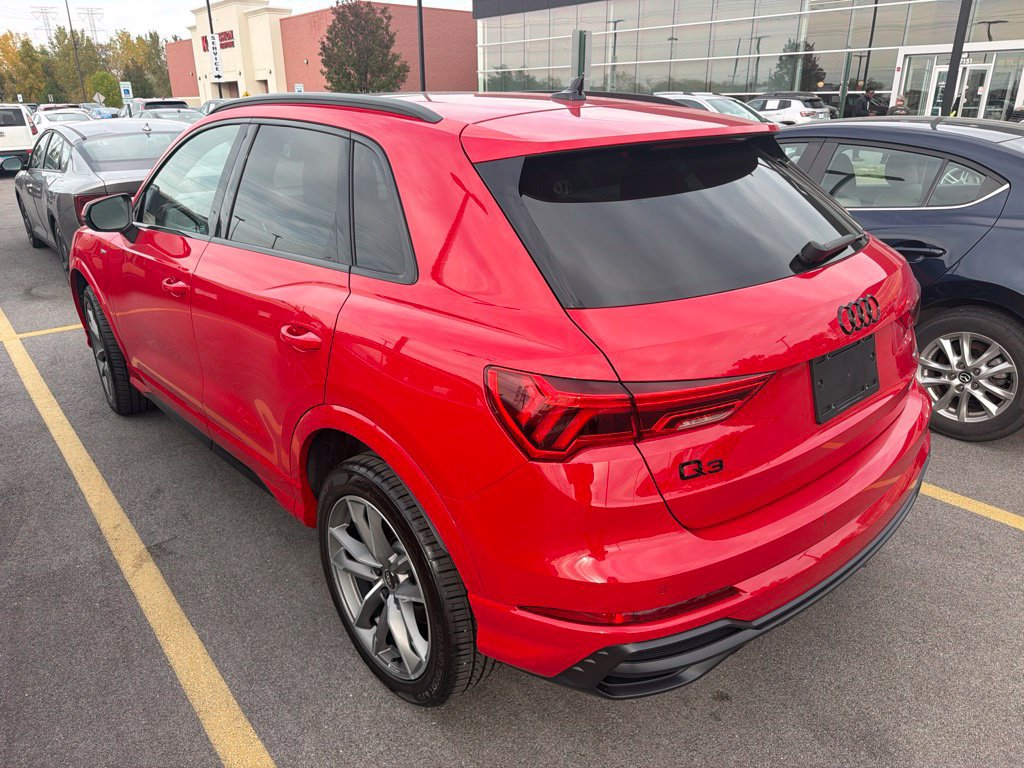 Used 2021 Audi Q3 2.0T Premium w/ Convenience Package AWD/4WD image 4
