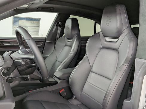 New 2026 Porsche Macan Turbo Electric AWD/4WD image 5