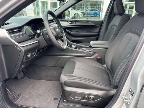 New 2026 Jeep Grand Cherokee L 4WD image 7