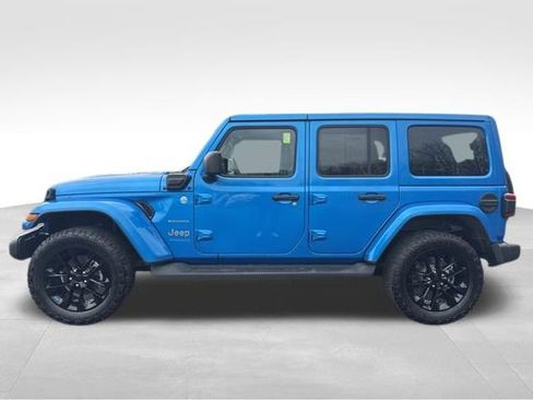 Used 2022 Jeep Wrangler Unlimited Sahara AWD/4WD image 5