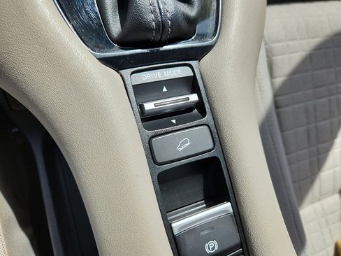 Used 2023 Honda HR-V LX image 23