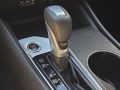 Used 2025 Nissan Altima 2.5 SV image 18