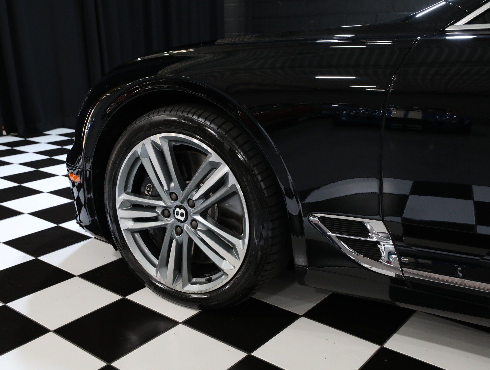 Used 2024 Bentley Continental GT Mulliner AWD/4WD image 30