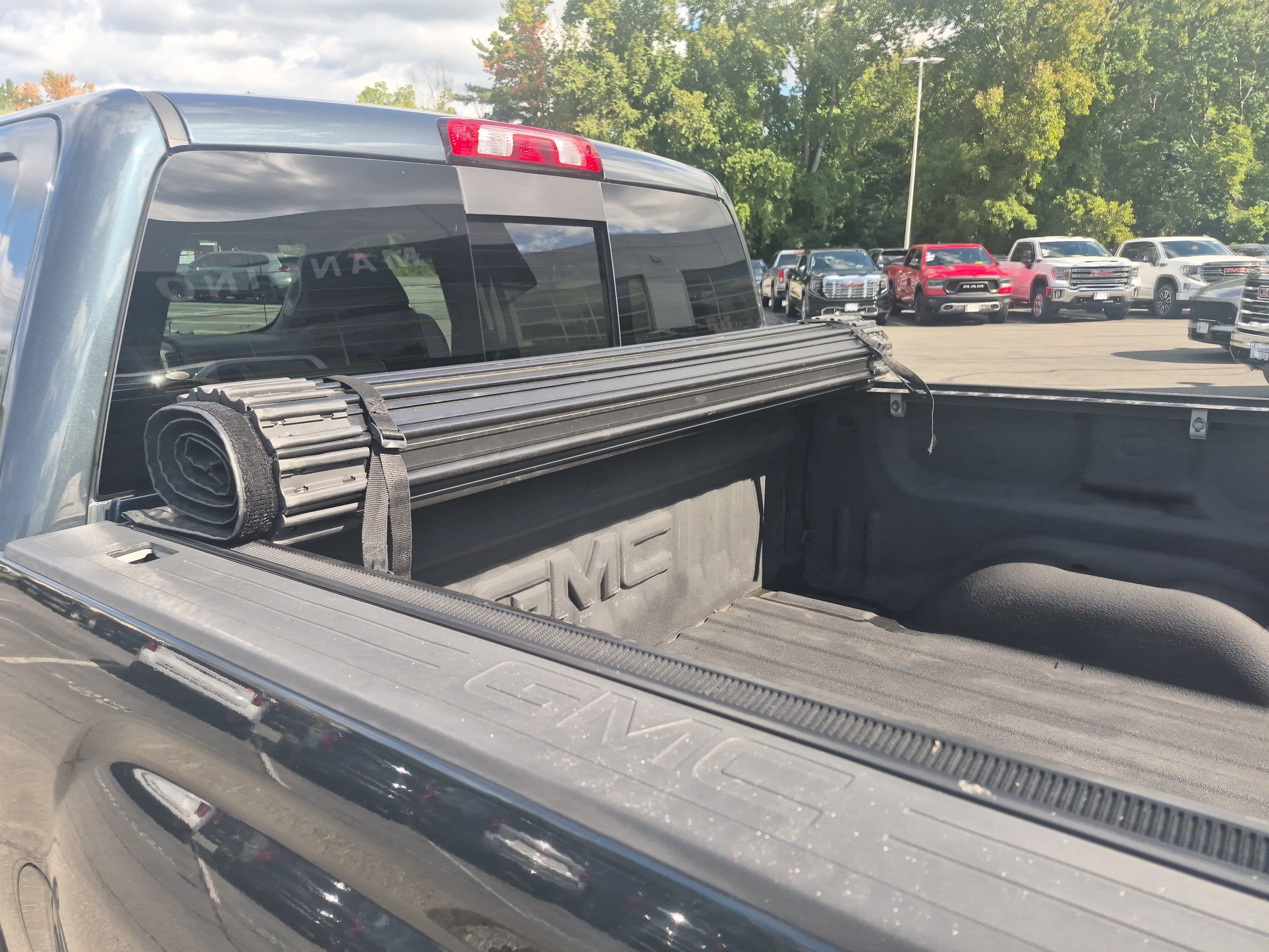 Used 2018 GMC Sierra 1500 SLT AWD/4WD image 13