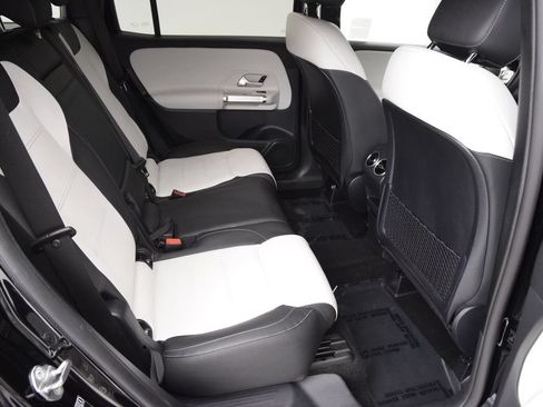 Used 2023 Mercedes-Benz GLB 250 image 18