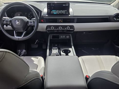 Used 2025 Honda Pilot EX-L image 12
