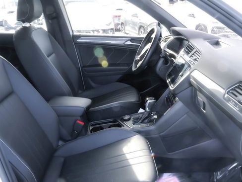 Used 2023 Volkswagen Tiguan SE R-Line image 35