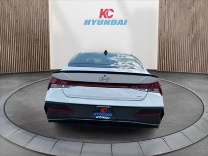 New 2025 Hyundai Elantra SEL