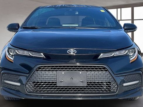 Used 2022 Toyota Corolla SE FWD image 2