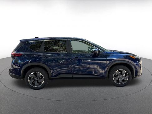 Used 2025 Nissan Rogue SV FWD image 14