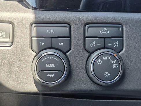 Used 2024 Chevrolet Silverado 1500 LT AWD/4WD image 12