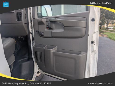 Used 2004 GMC Savana 3500 image 20