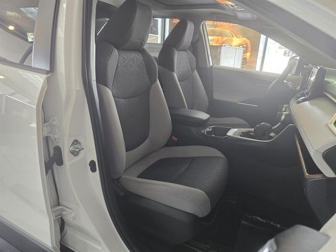 Used 2020 Toyota RAV4 XLE w/ Convenience Package AWD/4WD image 14