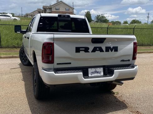 New 2026 RAM 2500 Big Horn AWD/4WD image 34