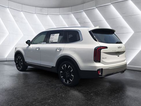 Used 2023 Kia Telluride SX Prestige AWD/4WD image 3
