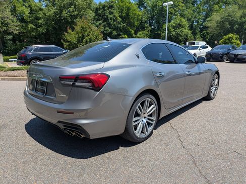 Certified 2022 Maserati Ghibli Modena Q4 AWD/4WD image 8