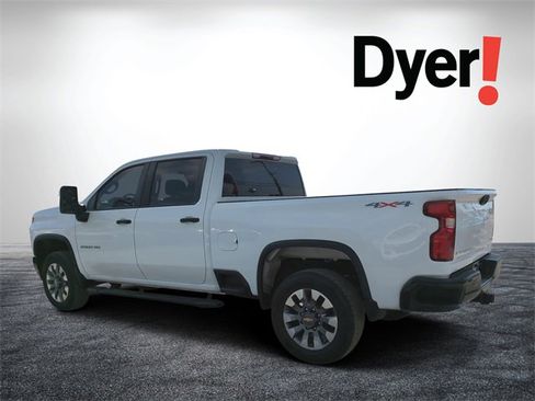 Used 2022 Chevrolet Silverado 2500 Custom w/ Custom Value Package image 6