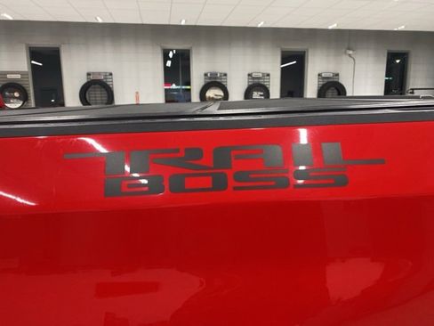 Used 2020 Chevrolet Silverado 1500 LT Trail Boss image 10