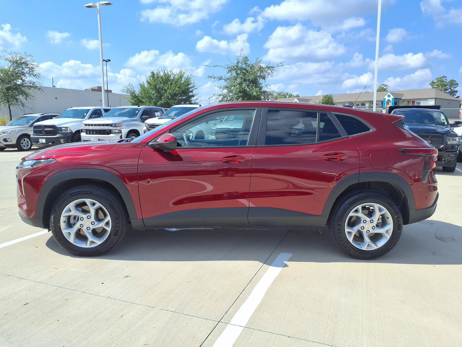Used 2024 Chevrolet Trax LS w/ LS Convenience Package FWD image 9