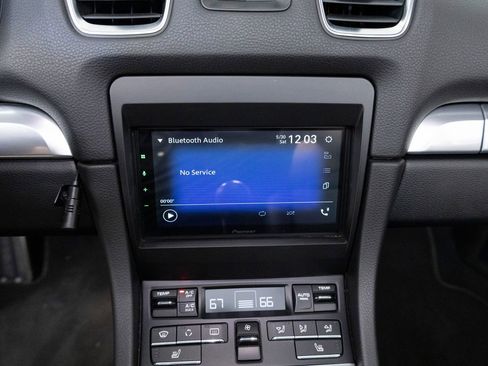 Certified 2013 Porsche Boxster RWD image 17