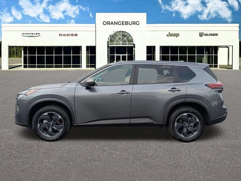 Used 2024 Nissan Rogue SV AWD/4WD image 5