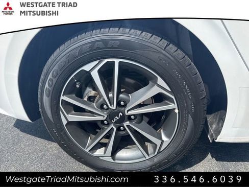 Used 2024 Kia Forte LXS FWD image 6
