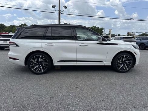 New 2026 Lincoln Aviator Black Label AWD/4WD image 3