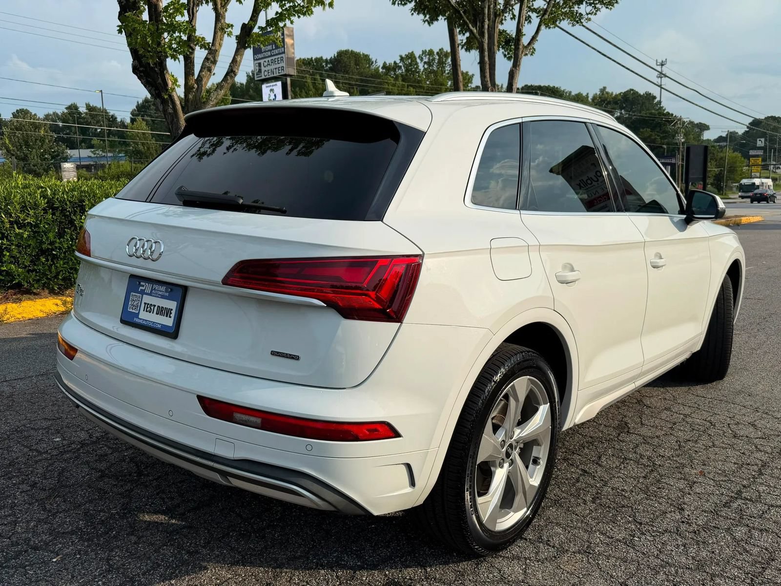 Used 2021 Audi Q5 2.0T Premium Plus w/ Premium Plus Package AWD/4WD image 5